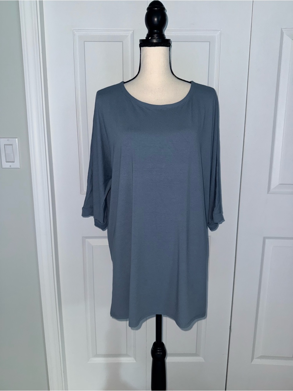 Eileen Fisher Viscose Spandex Boxy Top Blue Crew Neck Side Slit Shirt size Med